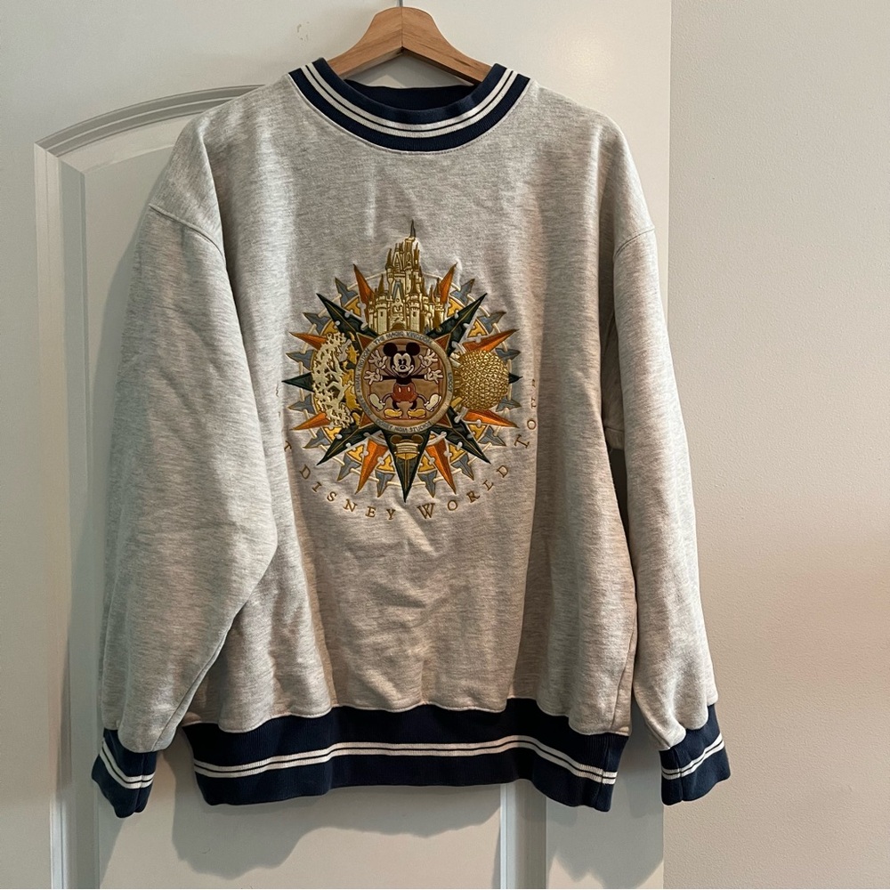 Vintage Walt Disney World Tour Mickey Mouse Crewneck Sweater L